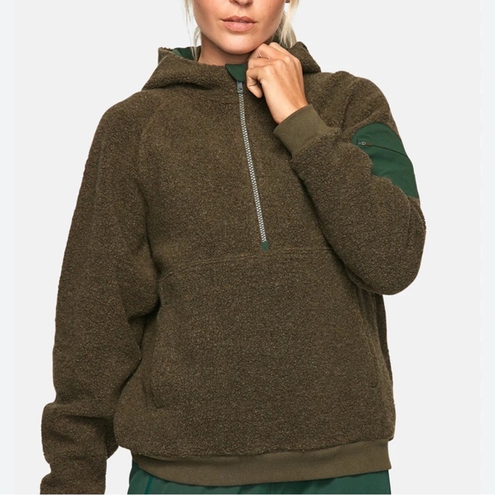 Outdoor Voices green megafleece half zip hoodie size small
